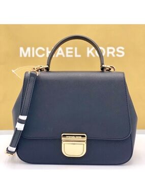 Michael Kors Bridgette MD Messenger Crossbody Black